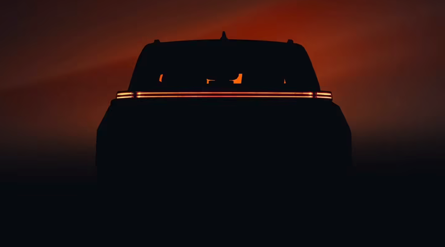 丰田全新三排座SUV内饰曝光 主打豪华科技 2月10日揭晓命名与动力